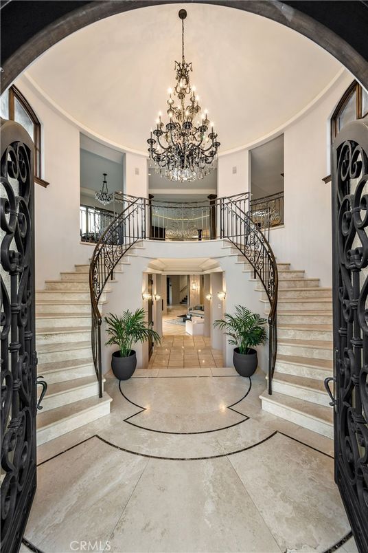 Chandelier, Interior