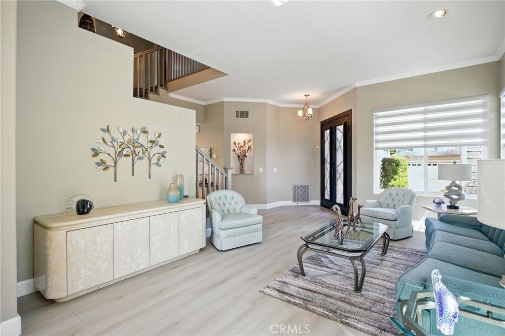 Chandelier, Interior, Living room, Recessed Lighting, Wood Texture Flooring