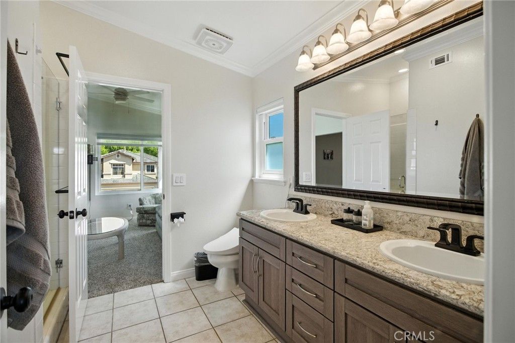 Bathroom, Dual Sink Vanities, Interior