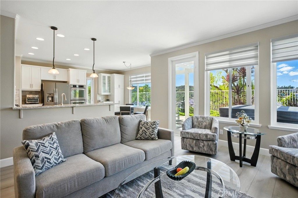 Interior, Kitchen, Living room, Pendant Lights, Recessed Lighting, Stainless Steel Appliances, Wood Texture Flooring