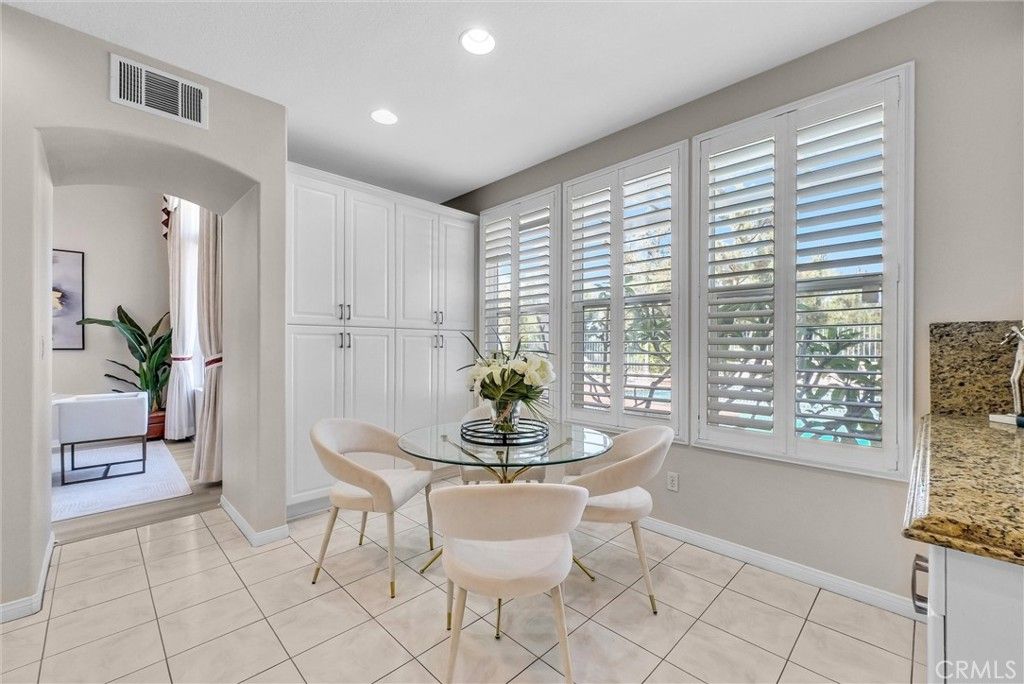 Dining room, Interior, Recessed Lighting
