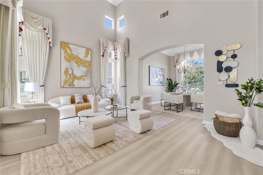 Chandelier, Dining room, Interior, Living room, Pendant Lights, Wood Texture Flooring
