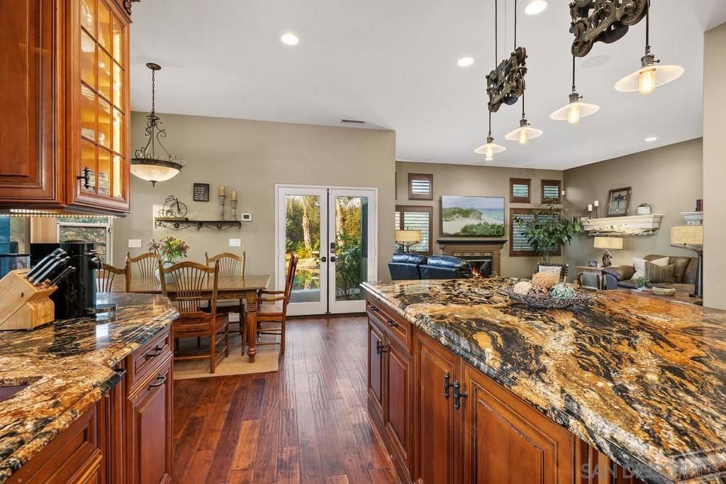 Dining room, Interior, Kitchen, Pendant Lights, Recessed Lighting, Wood Texture Flooring