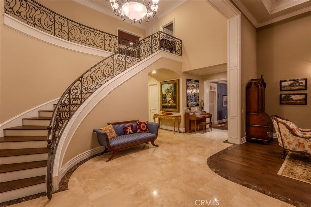 Chandelier, Interior, Recessed Lighting, Wood Texture Flooring