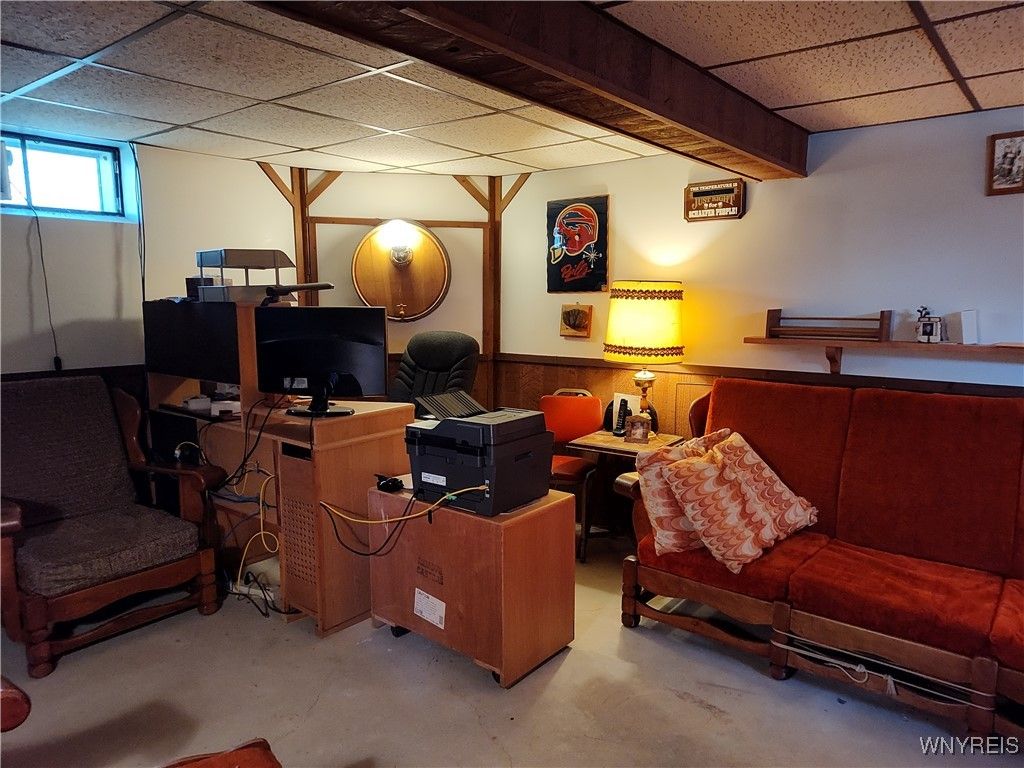 Home Office, Interior