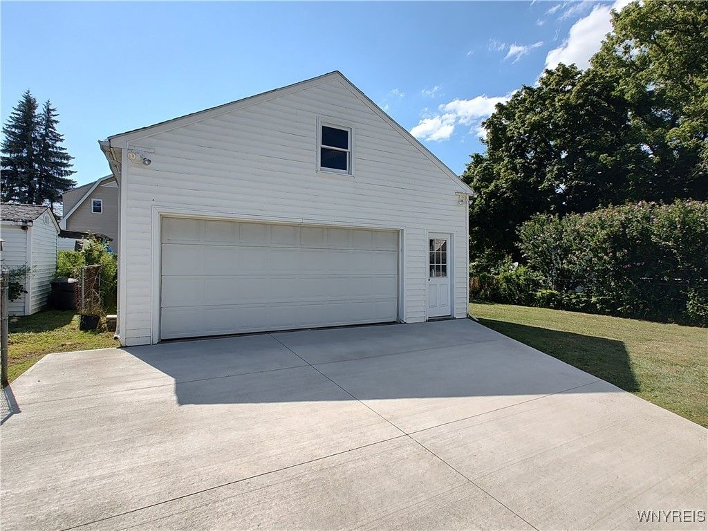 Detached Garage, Exterior