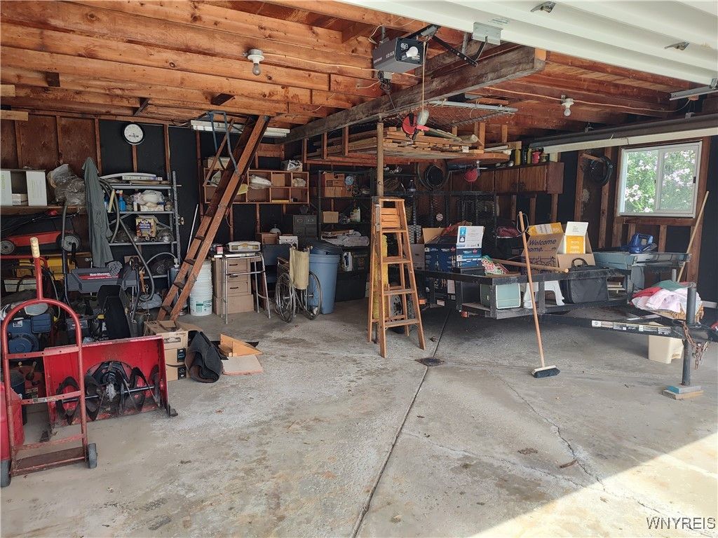 Garage, Interior, Wooden Beams, Wooden Ceilings