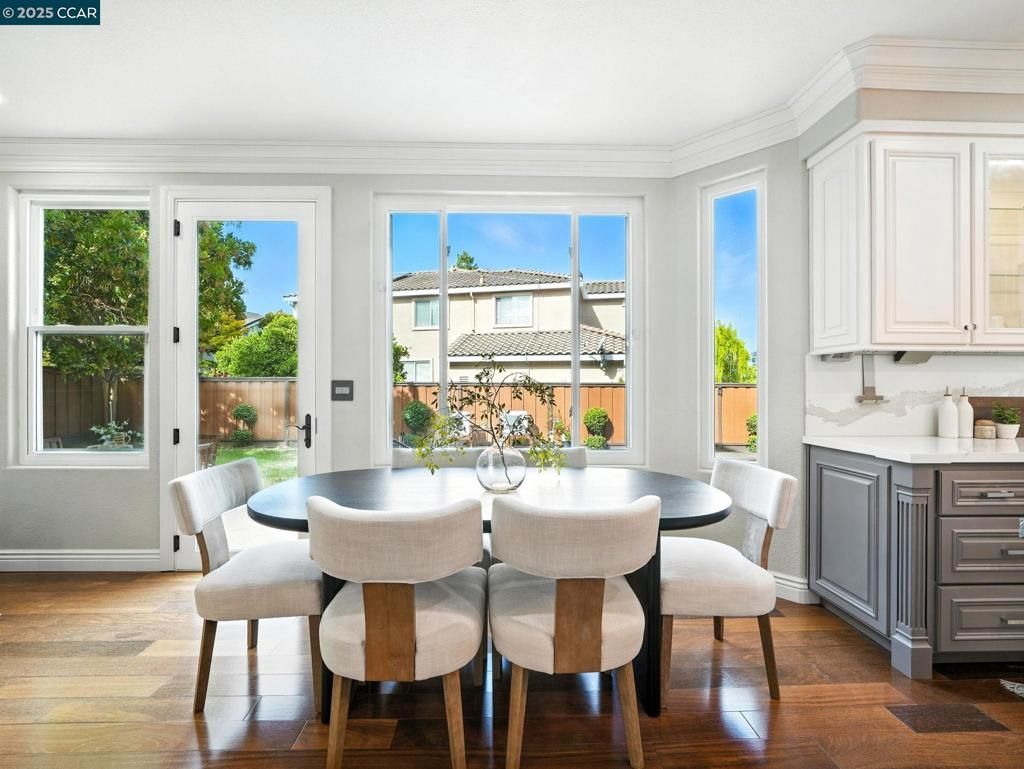 Dining room, Interior, Wood Texture Flooring