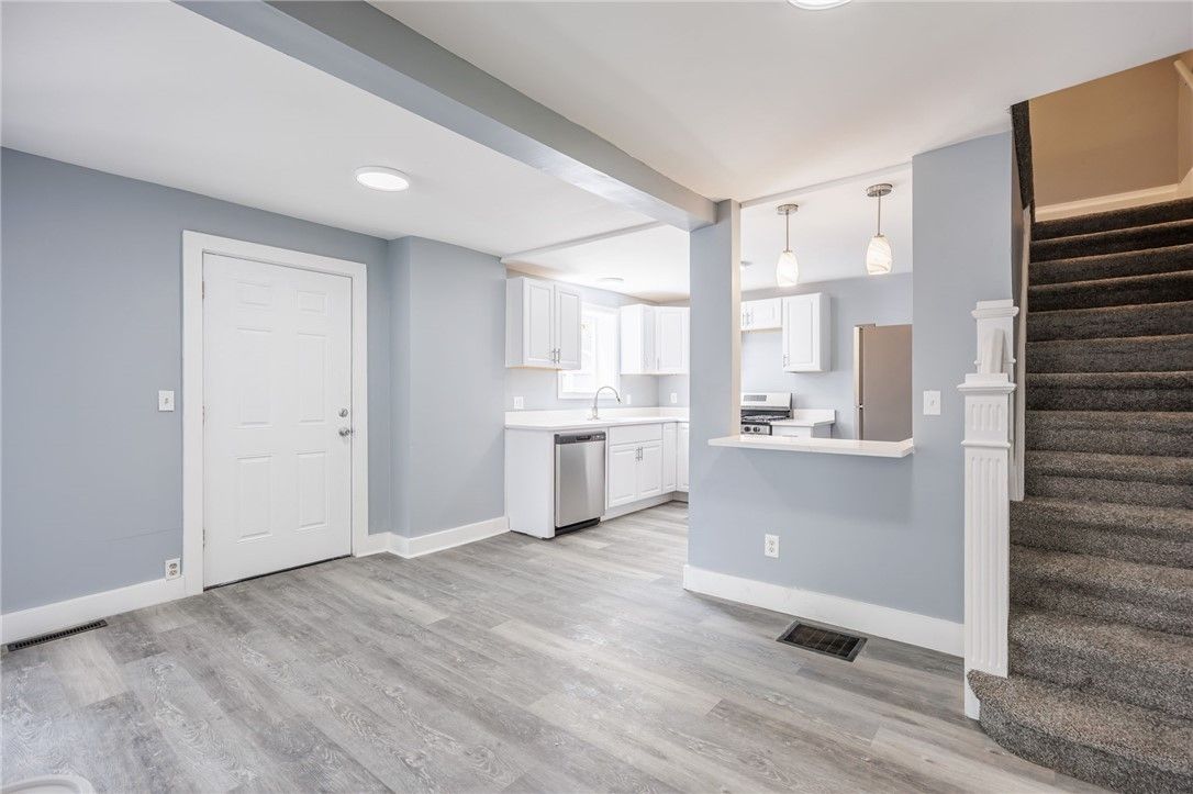 Interior, Kitchen, Pendant Lights, Recessed Lighting, Wood Texture Flooring