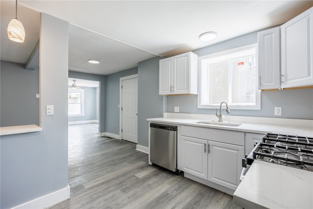 Interior, Kitchen, Pendant Lights, Recessed Lighting, Wood Texture Flooring
