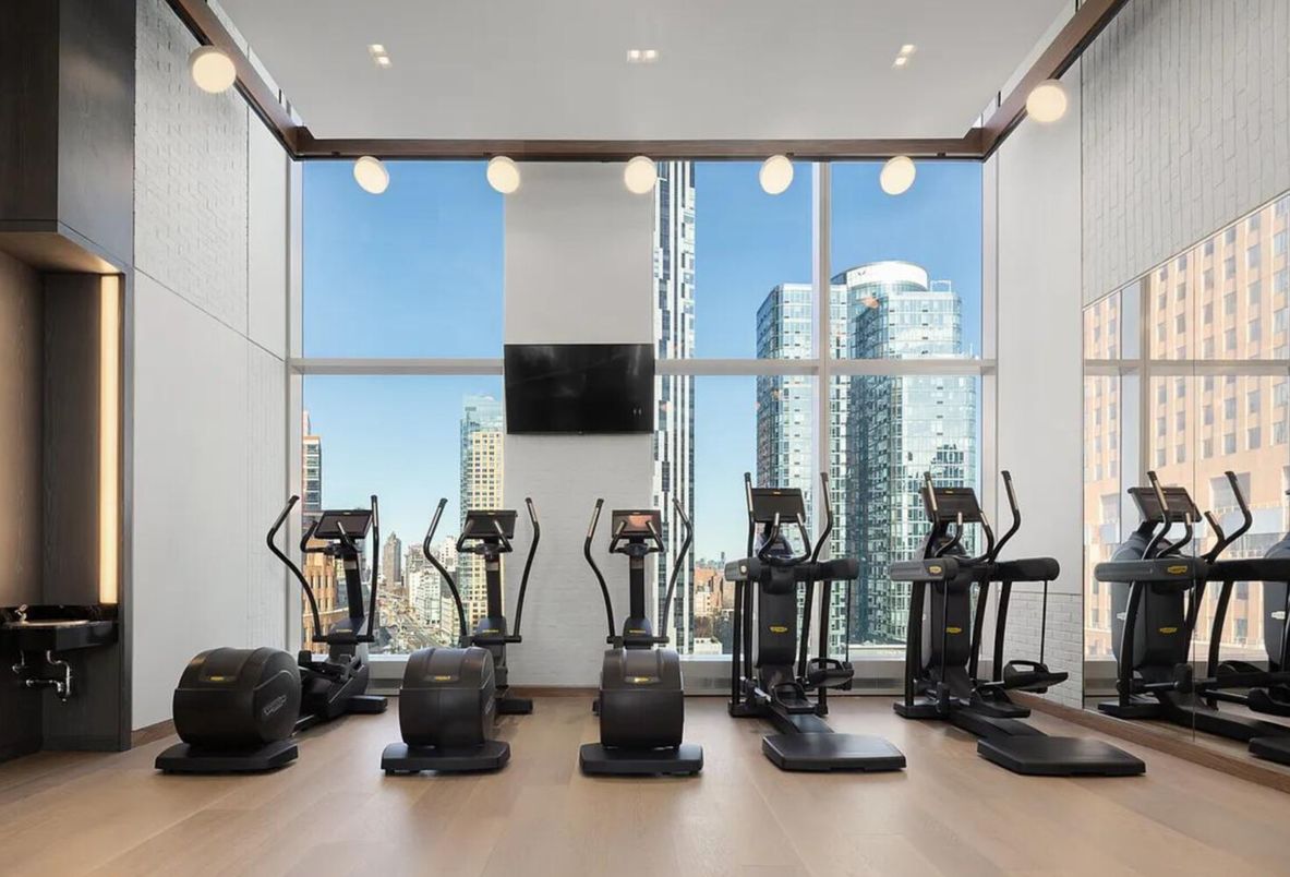 Fitness Equipment, Interior, Recessed Lighting, Wood Texture Flooring