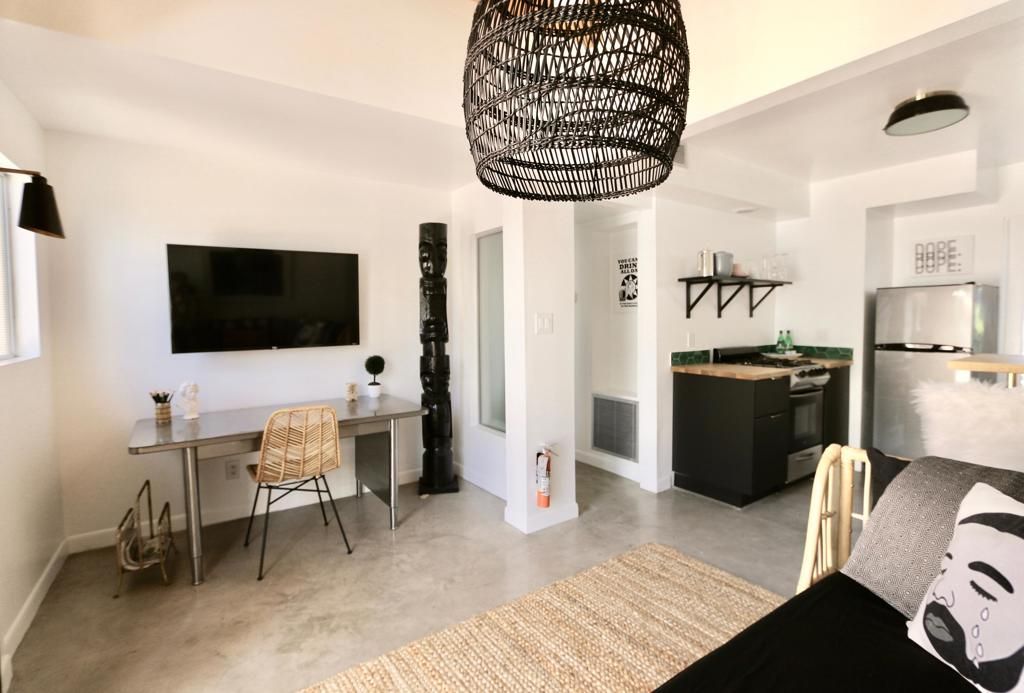 Home Office, Interior
