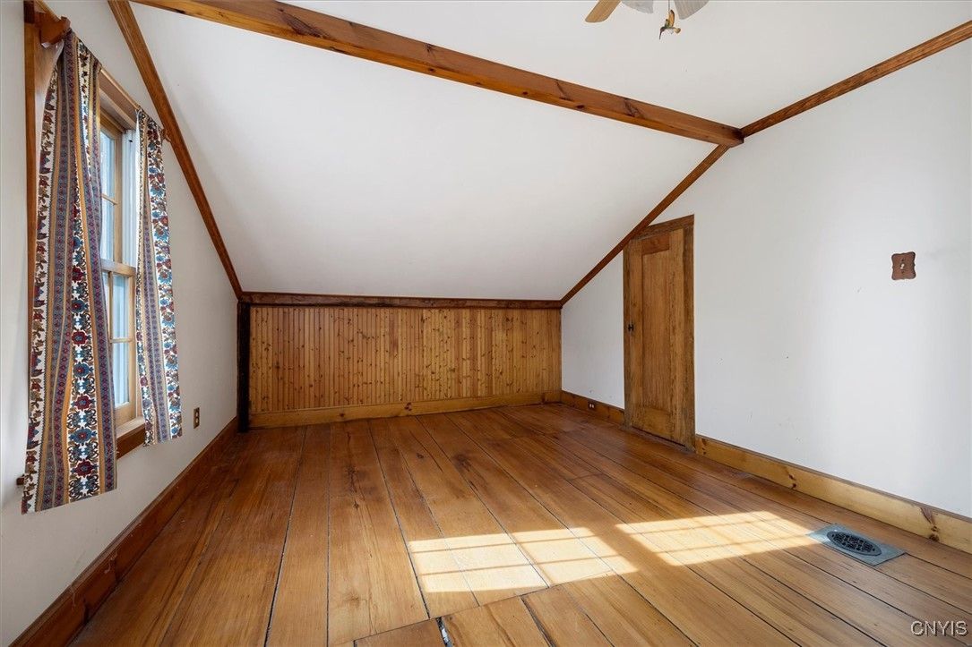 Empty room, Interior, Wooden Beams, Wood Texture Flooring