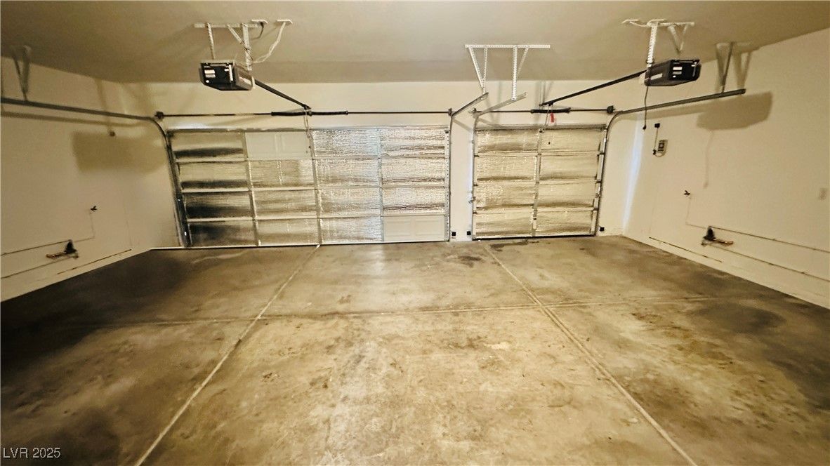 Garage, Interior