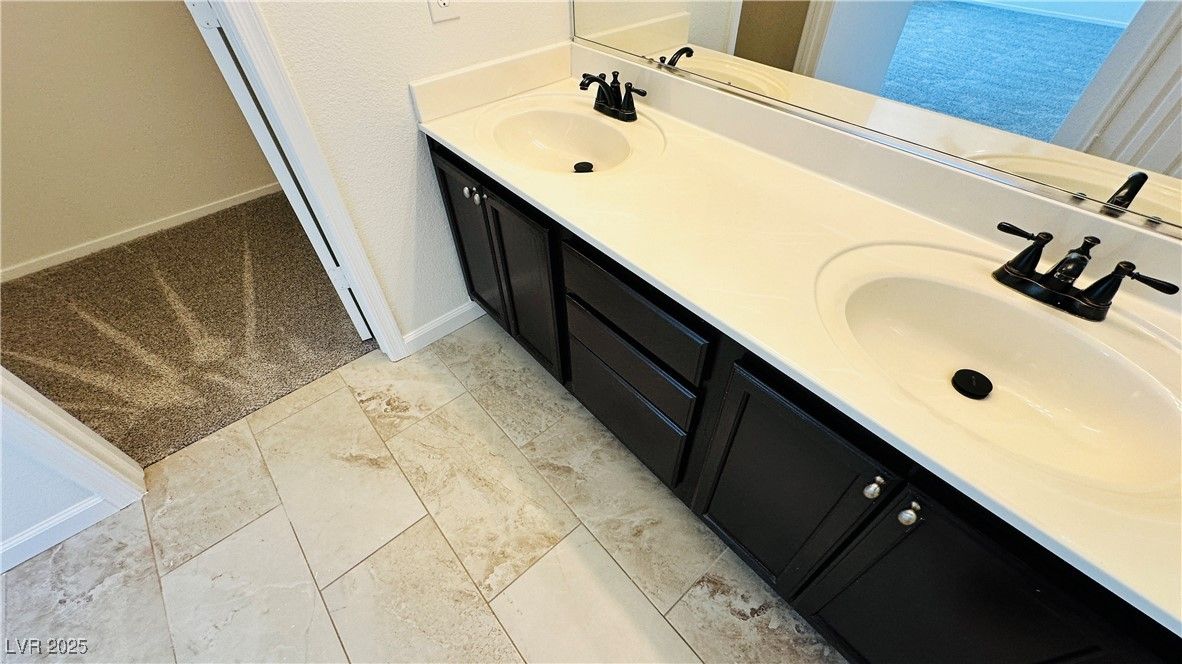 Bathroom, Dual Sink Vanities, Interior