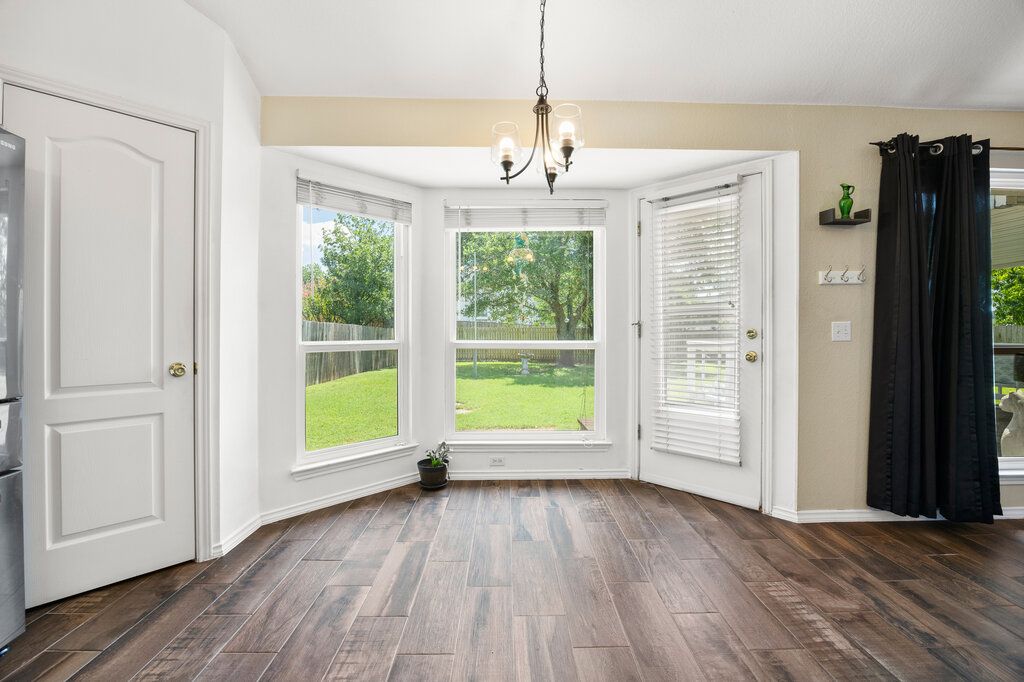 Chandelier, Empty room, Interior, Pendant Lights, Wood Texture Flooring