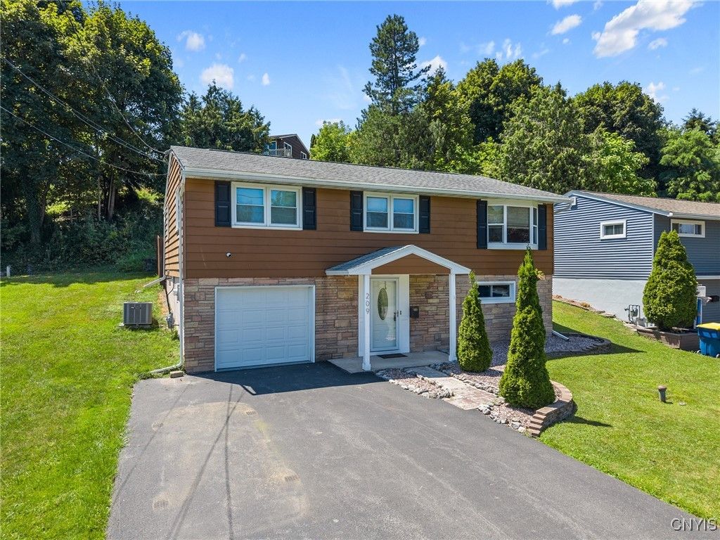 Attached, Exterior, Facade, Raised Ranch