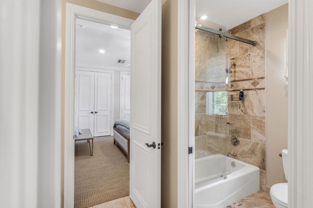 Bathroom, Interior, Recessed Lighting