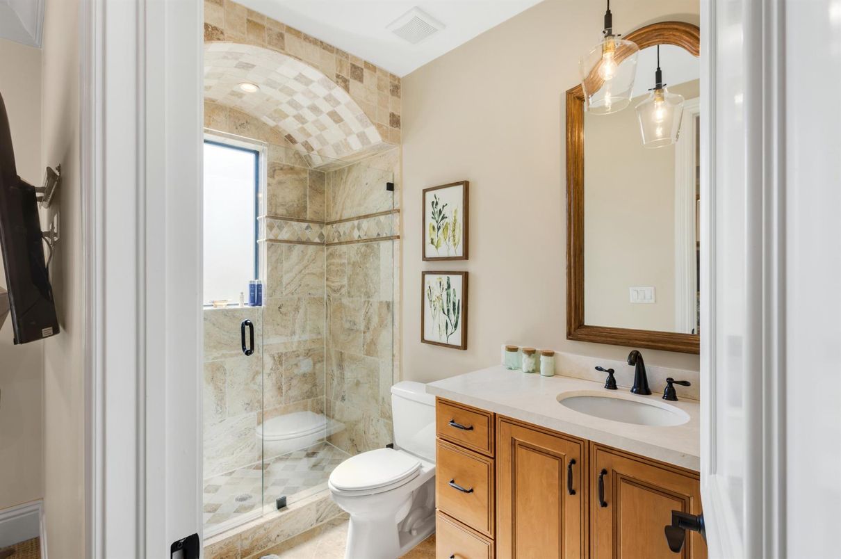 Bathroom, Interior, Pendant Lights