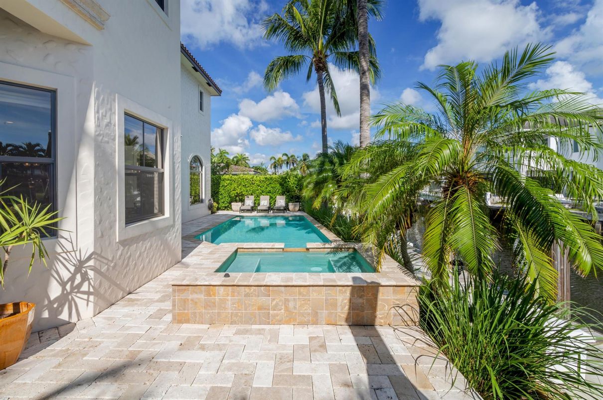 Exterior, Pool