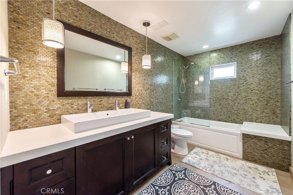 Bathroom, Glass Shower, Interior, Pendant Lights, Recessed Lighting
