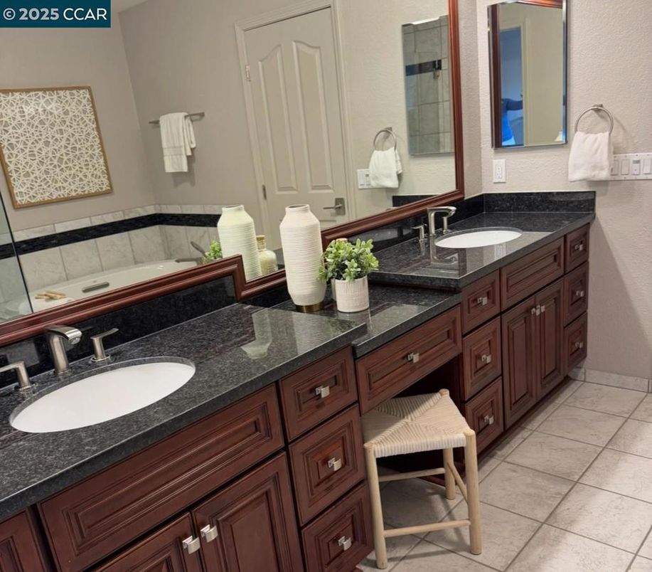 Bathroom, Dual Sink Vanities, Interior