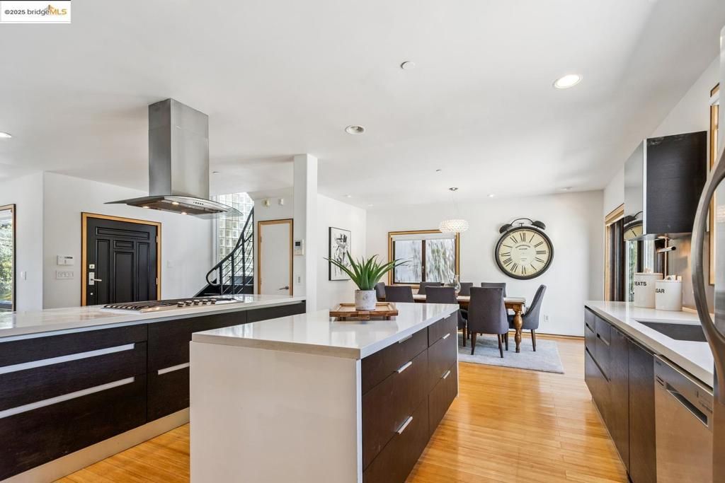 Dining room, Interior, Kitchen, Pendant Lights, Recessed Lighting, Wood Texture Flooring