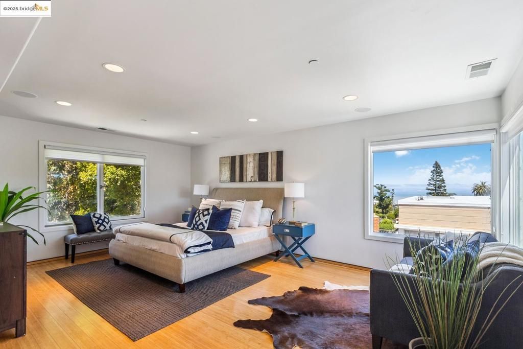 Bedroom, Interior, Recessed Lighting, Water, Wood Texture Flooring