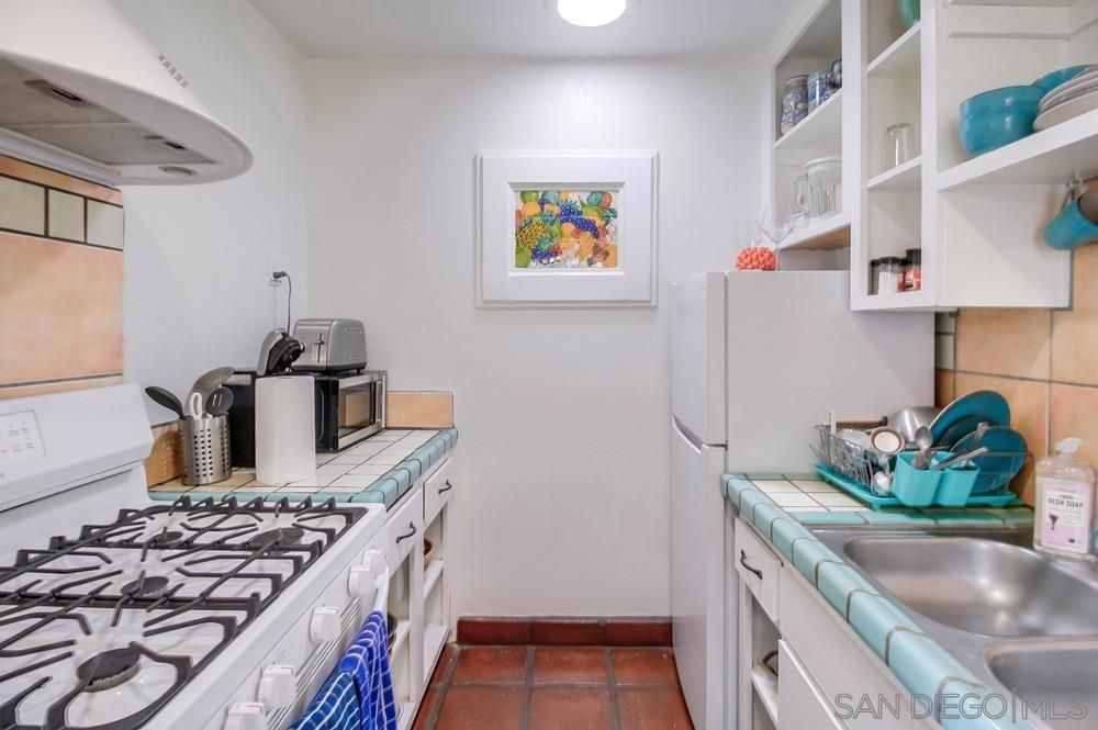 Interior, Kitchen, Recessed Lighting, Tile Countertops