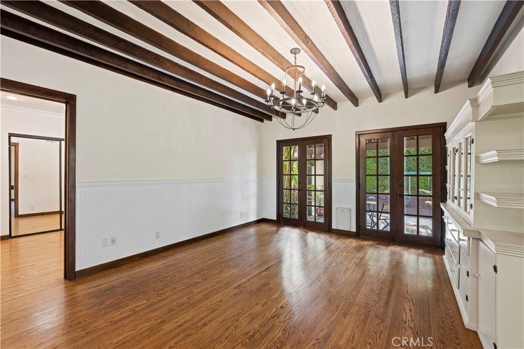 Chandelier, Empty room, Interior, Wooden Beams, Wood Texture Flooring