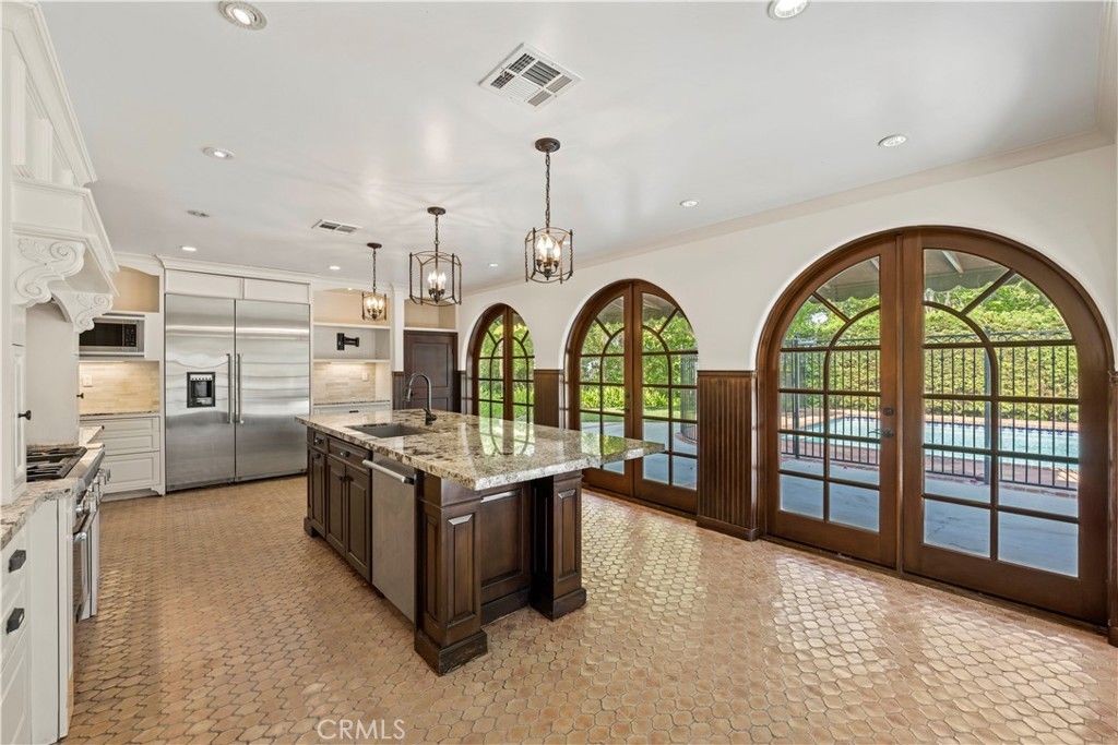 Chandelier, Interior, Kitchen, Pendant Lights, Recessed Lighting, Stainless Steel Appliances