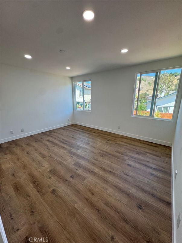 Empty room, Interior, Recessed Lighting, Wood Texture Flooring