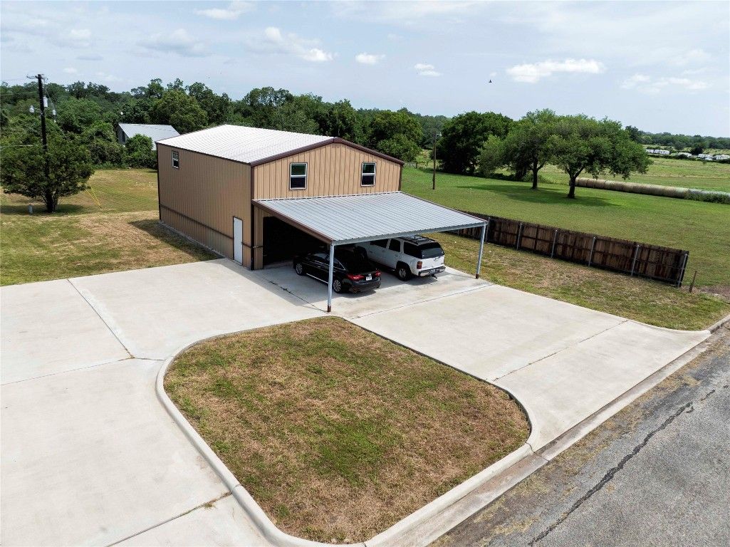 Exterior, Drone