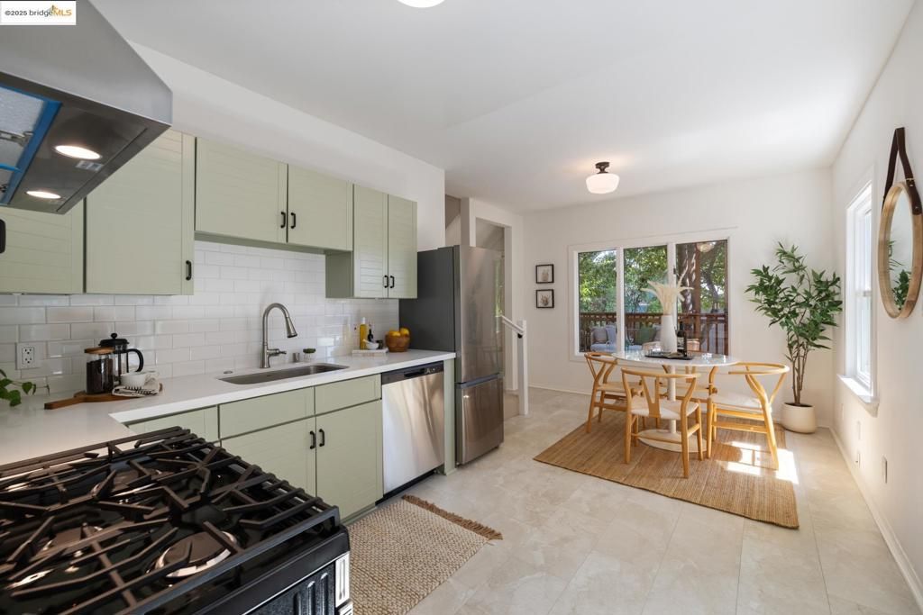 Dining room, Interior, Kitchen, Stainless Steel Appliances
