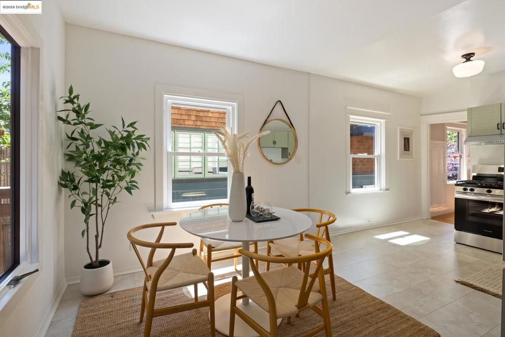 Dining room, Interior, Kitchen, Stainless Steel Appliances