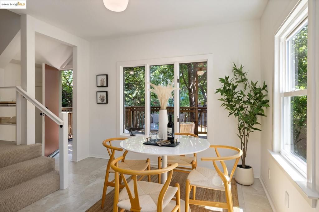 Dining room, Interior