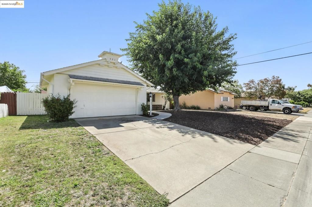 Backyard, Detached Garage, Exterior