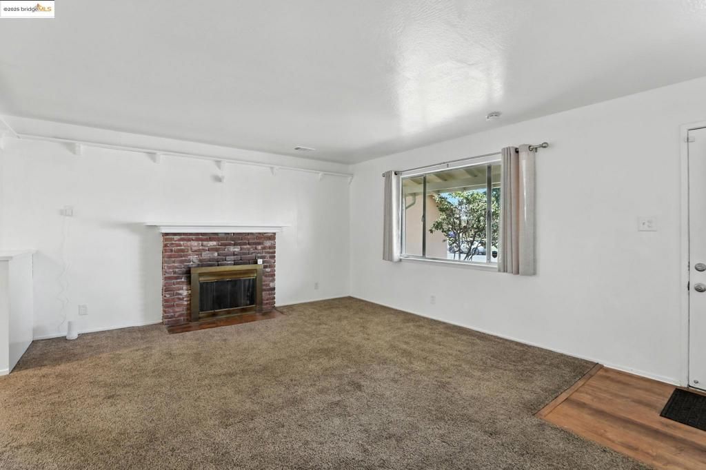 Empty room, Fireplace, Interior