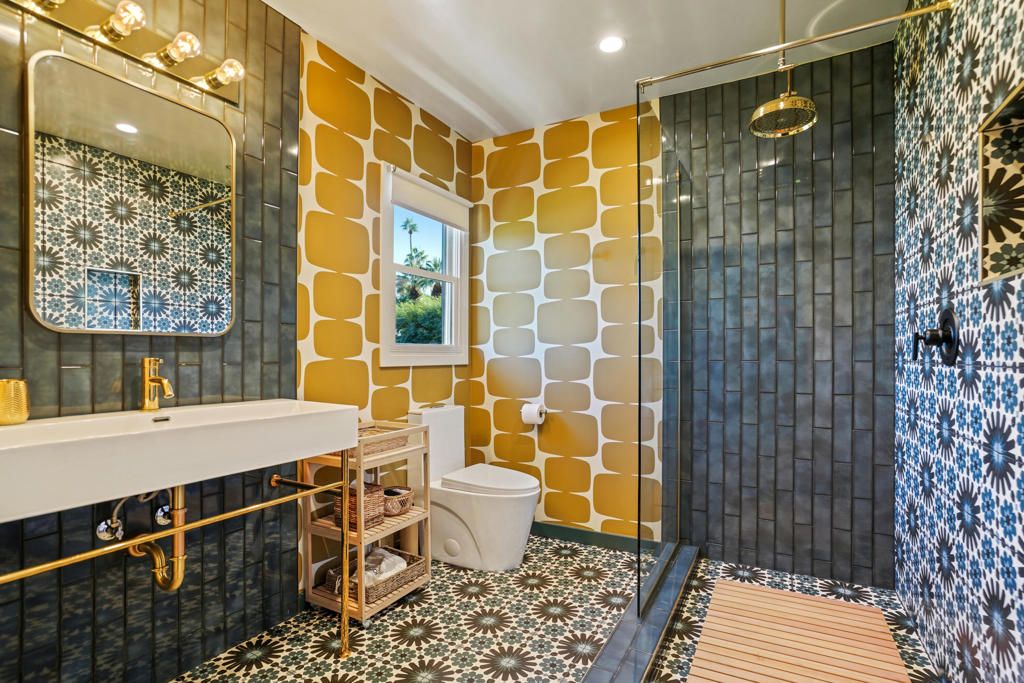 Bathroom, Interior, Recessed Lighting