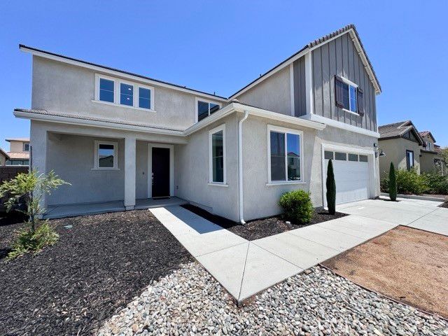 Attached, Exterior, Facade, Farmhouse