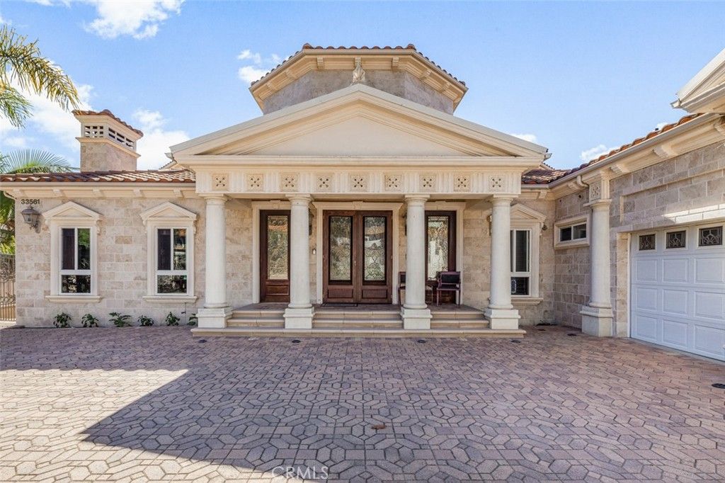 Attached, Exterior, Facade, Mediterranean