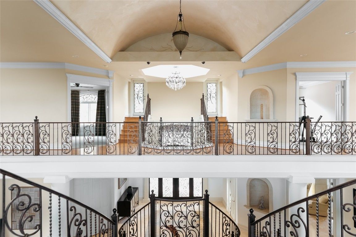 Chandelier, Interior