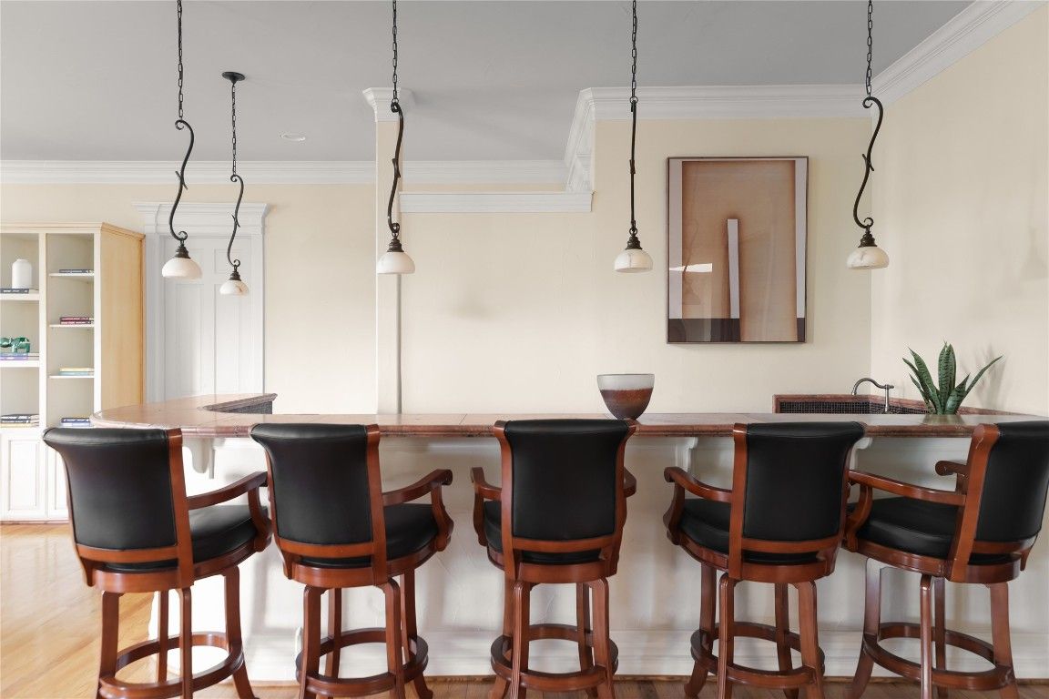Interior, Pendant Lights, Wood Texture Flooring