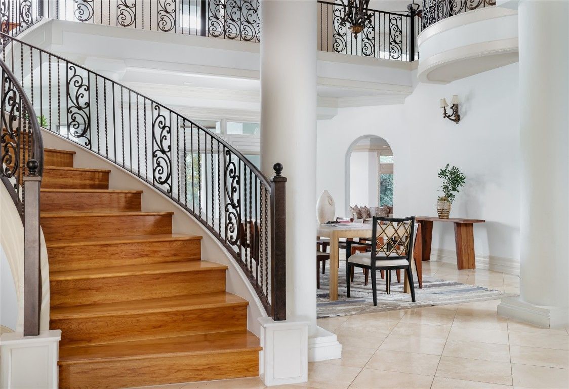 Dining room, Interior