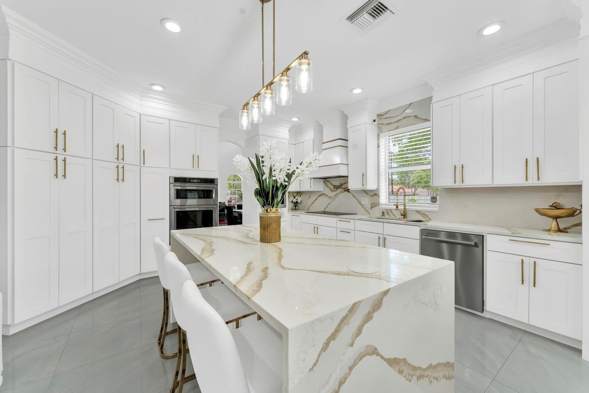 Interior, Kitchen, Pendant Lights, Recessed Lighting, Stainless Steel Appliances
