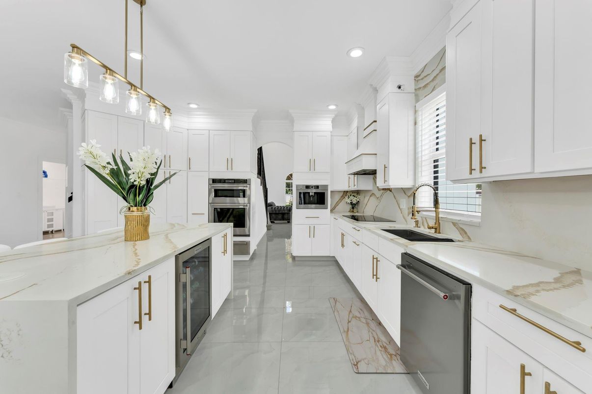 Interior, Kitchen, Pendant Lights, Recessed Lighting, Stainless Steel Appliances