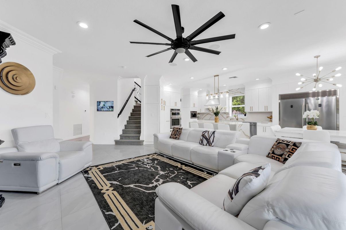 Interior, Kitchen, Living room, Pendant Lights, Recessed Lighting, Stainless Steel Appliances