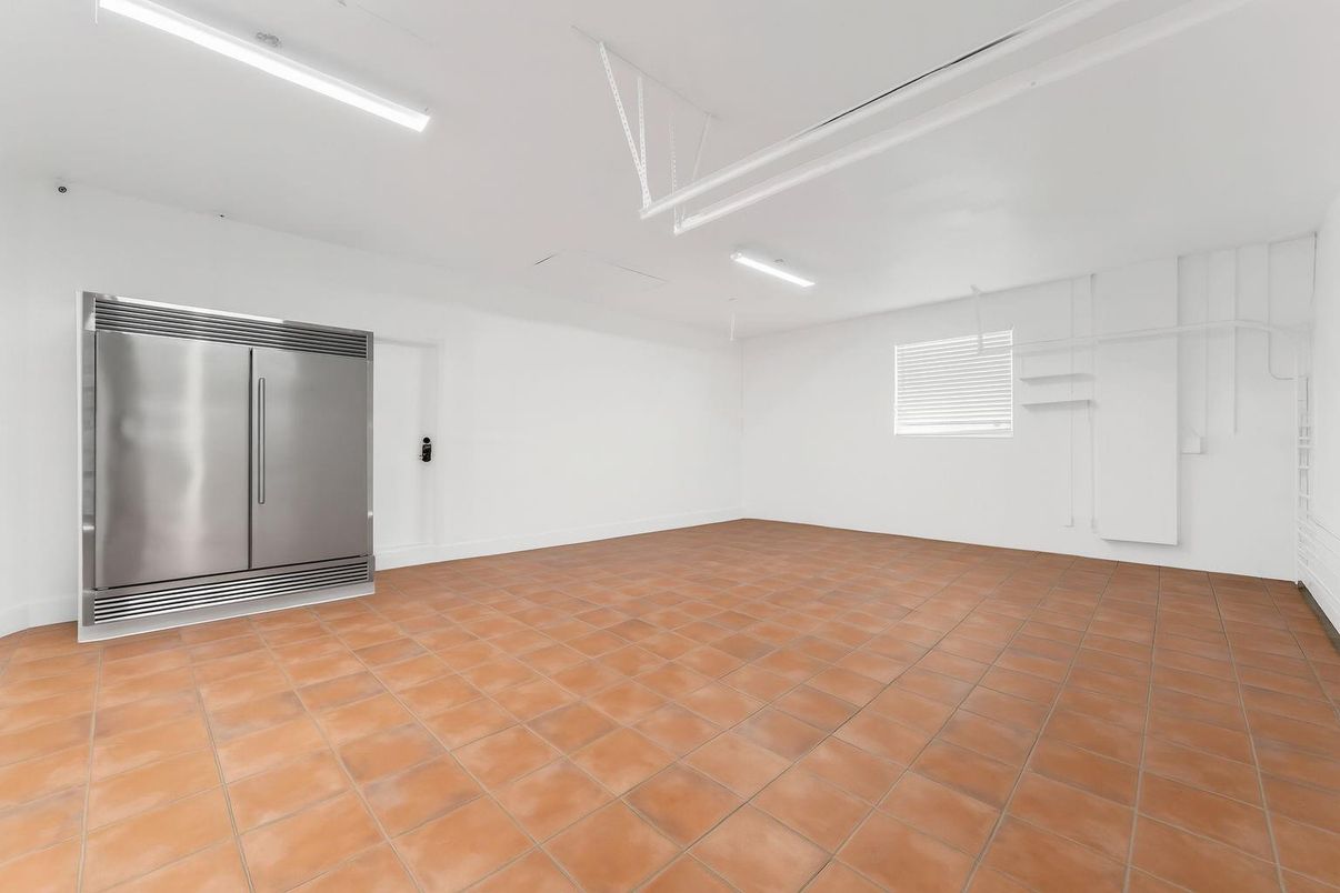 Elevator, Empty room, Interior, Recessed Lighting