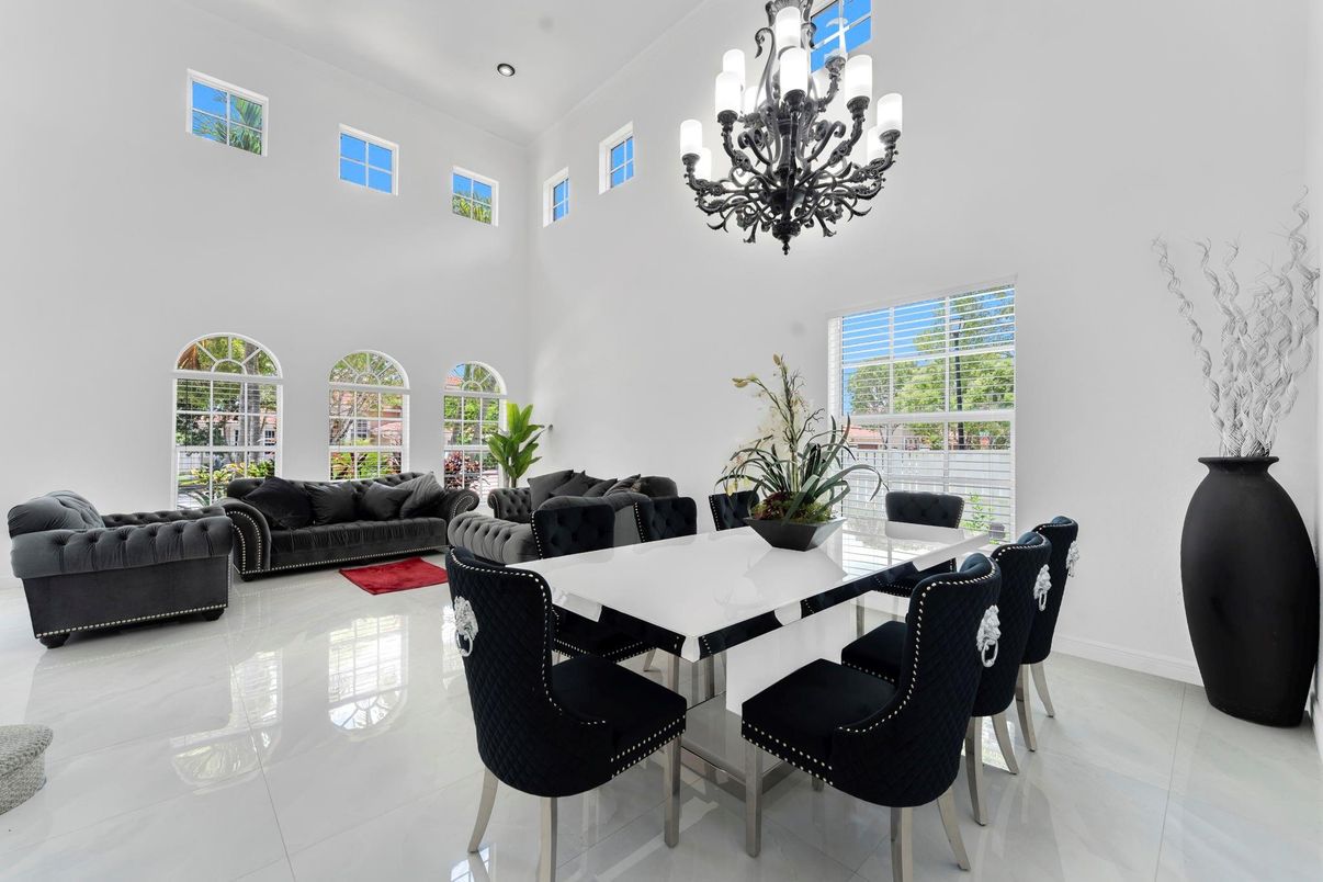 Chandelier, Dining room, Interior, Living room, Recessed Lighting