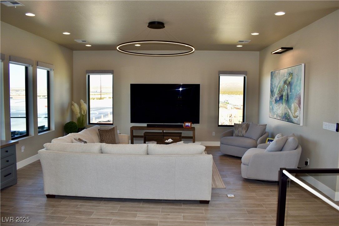 Interior, Living room, Pendant Lights, Recessed Lighting, Wood Texture Flooring